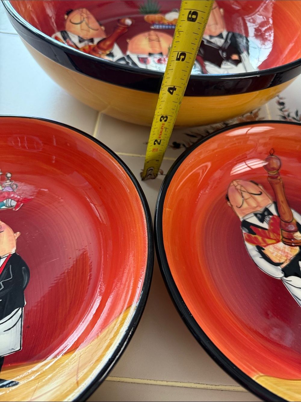 Certified International 13" Pasta Salad Serving Bowl and Dinner Plates. - Picture 9 of 13